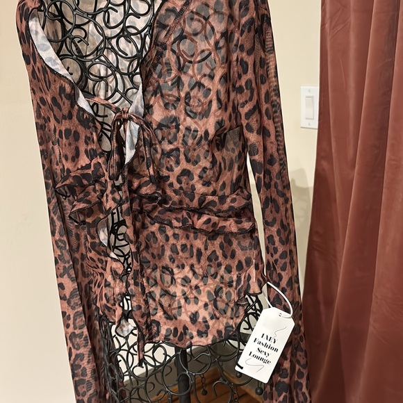 Leopard Print Ruffle Cardigan - Picture 2 of 3